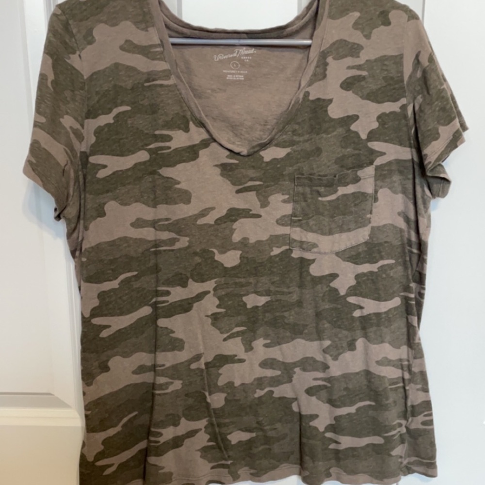Short sleeve tee